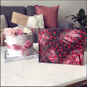 Authentic Louis Vuitton Sugar Poppy Toiletry 26 Pouch